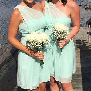 David’s Bridal gorgeous sea foam green dress 👗